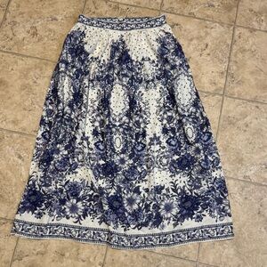 NWT Max Studio Navy and Cream Floral A-Line Skirt Size Small